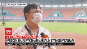 VIDEO: Presiden Tinjau Vaksinasi Massal di Stadion Pakansari