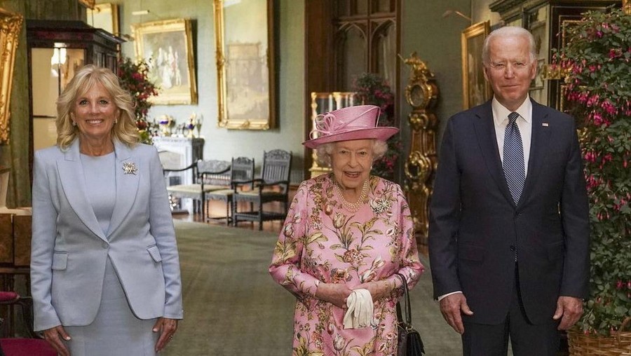 Ratu Elizabeth II Ratu Elizabeth II
