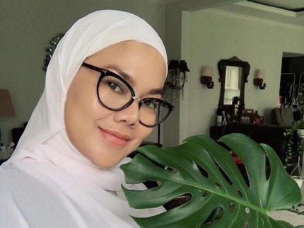 Sarita Abdul Mukti Ungkap Hubungan dengan Eks Suami, Masih Ingatkan Salat Subuh