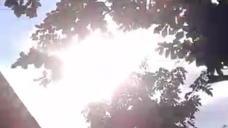 Tangkapan layar video viral matahari terbit dari utara di Kabupaten Jeneponto, Sulsel. Tangkapan layar video viral matahari terbit dari utara di Kabupaten Jeneponto, Sulsel.