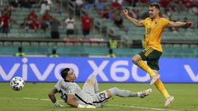 FOTO: Ramsey-Bale Gemilang, Wales Menang di Euro
