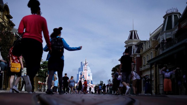 FOTO: Semarak Pembukaan Kembali Disneyland Paris