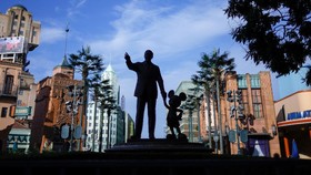 Akibat gelombang panas di Prancis, Disneyland Paris tutup wahana outdoor. Untungnya, wahana indoor masih bisa terbuka untuk pengunjung.