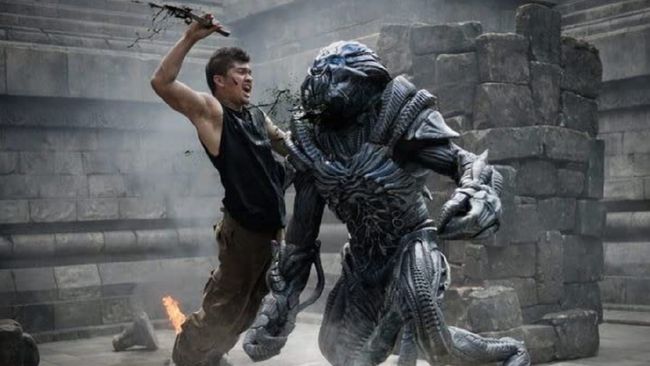 Bioskop Trans TV Jumat (18/6) menayangkan Beyond Skyline (2017) pada pukul 21.30 WIB.