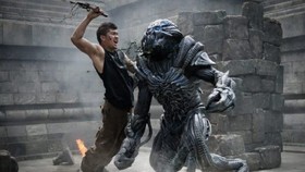 Sinopsis Beyond Skyline, Film Iko Uwais Tayang di Trans TV