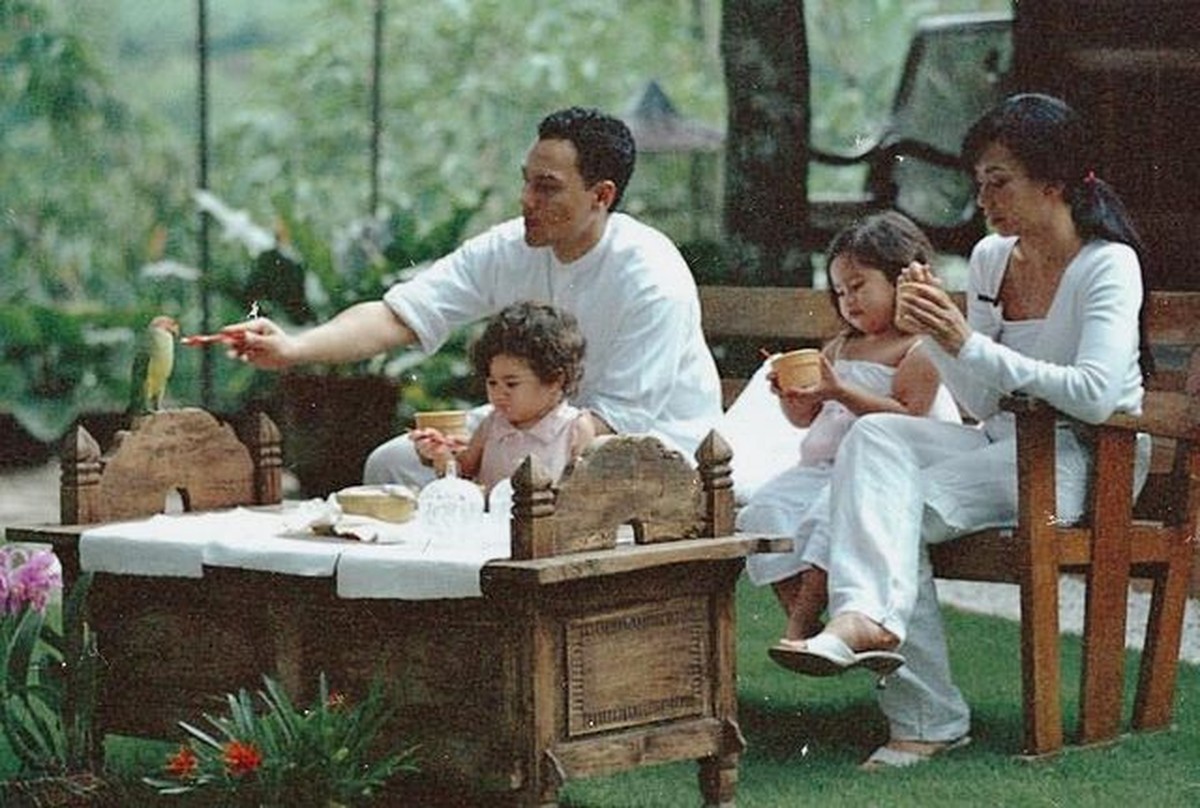 Lihat foto masa Kecil Aaliyah dengan Adjie Massaid dan Reza bikin sedih&period;