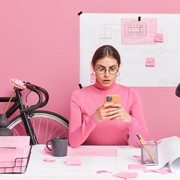 Kecanduan Main Medsos Bikin Gak Produktif? Atasi dengan Cara Ini!
