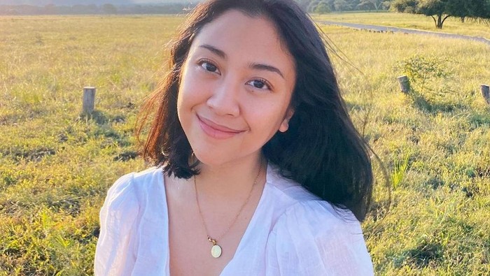 10 Potret Wajah Sherina Munaf Tanpa Makeup, Tetap Memesona!