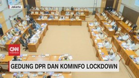 VIDEO: Gedung DPR dan Kominfo Lockdown