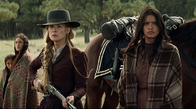 Berikut sinopsis film Hostiles yang dibintangi Christian Bale dan Rosamund Pike tersebut.