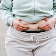 Selain Sering Minum Soda, Ini 6 Kebiasaan yang Bikin Perut Kamu Buncit