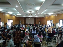 Geruduk Disdik, Orang Tua Siswa Minta PPDB Sumut Diulang