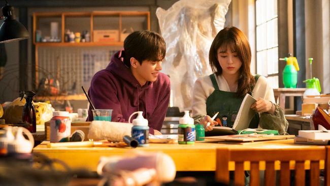 Song Kang dan Han So-hee merupakan pasangan pemeran utama dalam drama Nevertheless yang telah masuk ke episode ke-3.