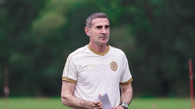 Persija Jakarta resmi memecat pelatih Angelo Alessio setelah hasil yang tidak kunjung meningkat di awal putaran kedua Liga 1.