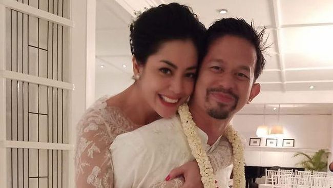 Sued for Divorce Lulu Tobing, Husband Still Wants To Keep The Household