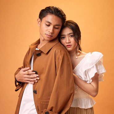 Rheno Poetiray-Febby Rastanty Kolaborasi Nyanyikan Lagu David NOAH