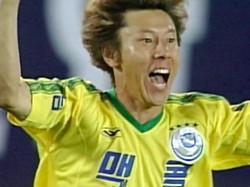 Video Shin Tae-yong Saat Masih Main: Sundulan Maut, Tendangan Yahud