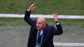 Pelatih Rusia Jadi Lawan Ronaldo Soal Coca-cola di Euro