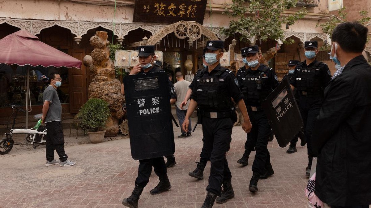 FOTO: Wisata Bersama Komunis di Xinjiang