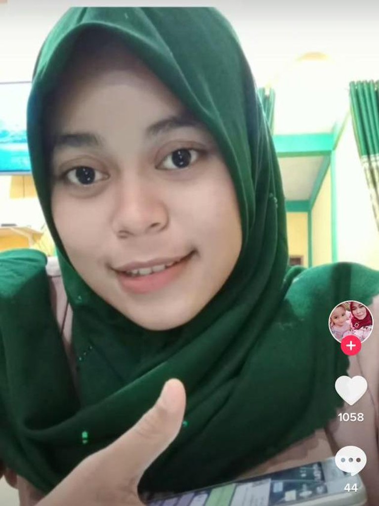 Wajah Polos Pengantin Viral TikTok yang Disebut Mirip Lesti Kejora Video pernikahan di Aceh mendadak viral karena sang pengantin mirip dengan Lesti Kejora. Yuk kita intip seberapa mirip!