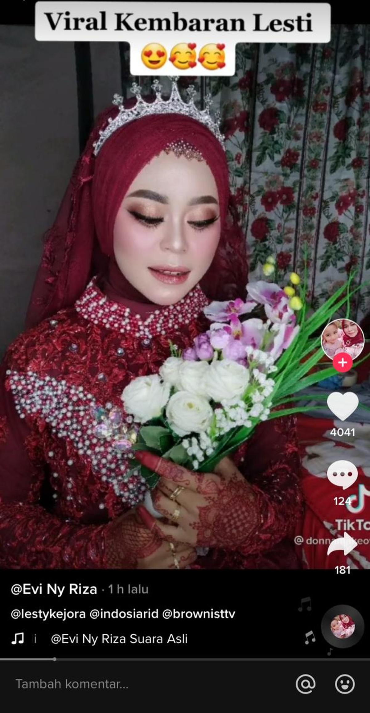 Video pernikahan di Aceh mendadak viral karena sang pengantin mirip dengan Lesti Kejora&period; Yuk kita intip seberapa mirip&excl;