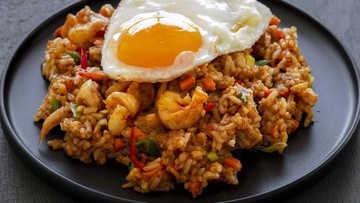 NASI GORENG BUMBU RAWON, SUDAH PERNAH COBA?