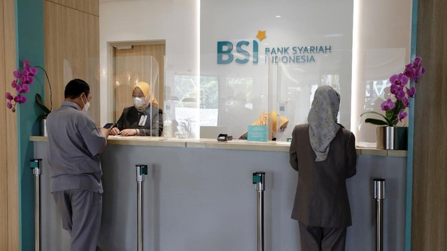 BSI meminta maaf lantaran belum bisa memulihkan gangguan layanan di ATM dan m-banking sejak Senin (8/5) lalu.