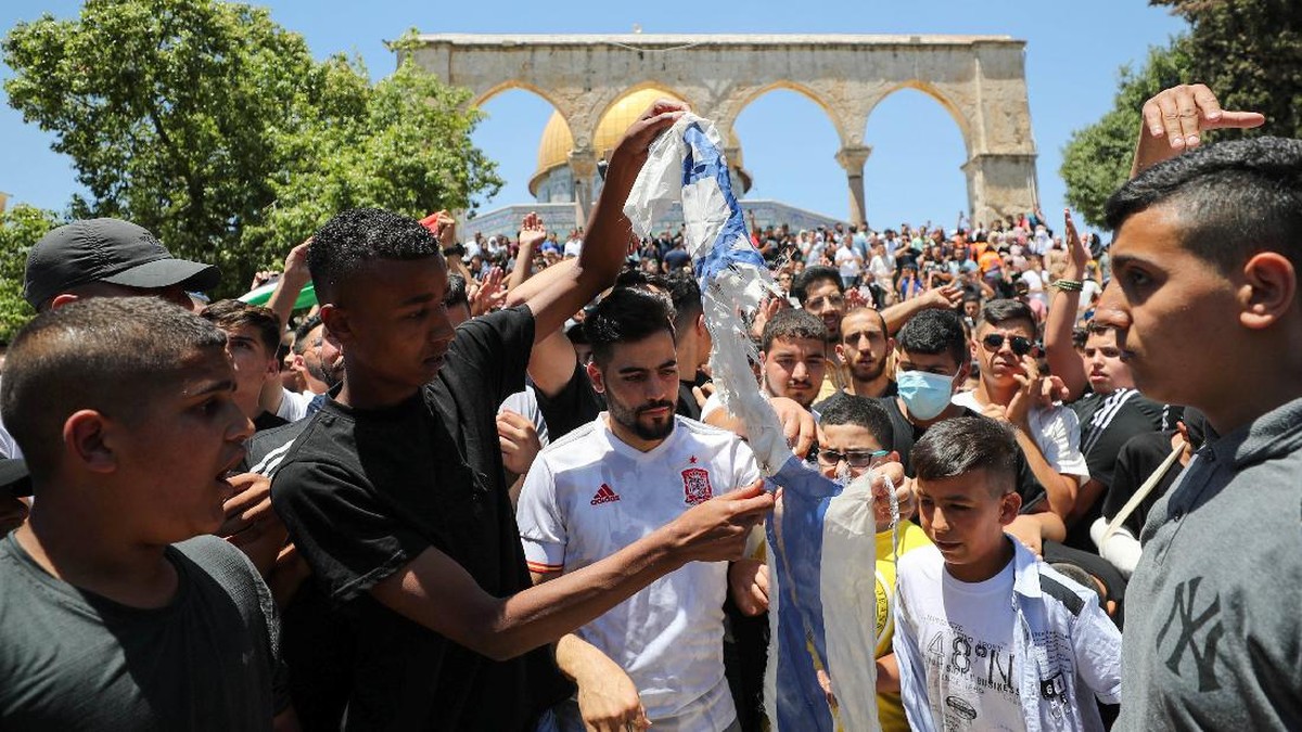 FOTO: Recok Bentrok usai Khidmat Salat Jumat di Al Aqsa