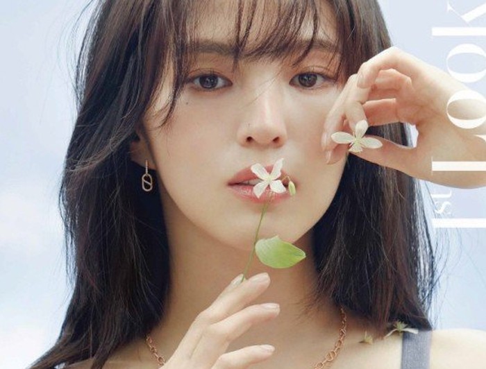 Buat yang kangen dengan akting Han So Hee, gadis yang terkenal sebagai tokoh Yeo Da Kyung ini akan segera melakukan comeback dalam drama berjudul Nevertheless bersama Song Kang. Kebayang sama perpaduan visual mereka? / foto: instagram.com/1stlookofficial