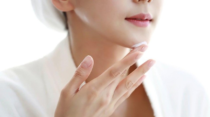 5 Kesalahan Memakai Skincare di Malam Hari 5 Kesalahan Memakai Skincare di Malam Hari