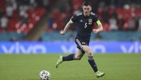 Robertson Mendadak Hapus Video Main Tenis Meja Bareng Gilmour