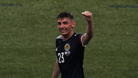 Billy Gilmour Positif Covid-19 Jelang Kroasia vs Skotlandia