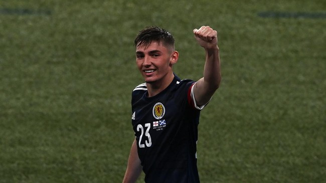 Gelandang Skotlandia Billy Gilmour dinyatakan positif Covid-19 dan tidak bisa bermain saat melawan Kroasia pada laga krusial Grup D Euro 2020 (Euro 2021).