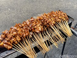 Laris! Sate Pertok Langganan Ahmad Dhani Laku 10 Ribu Tusuk Sehari