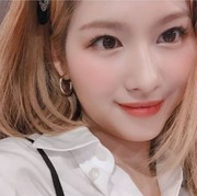 MUA Beberkan Rahasia Transformasi Gaya Make Up Sana TWICE Sejak Debut Hingga Sekarang