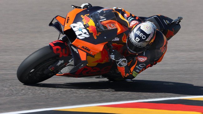 Pemenang MotoGP Mandalika 2022 Miguel Oliveira mengeluhkan kurangnya grip atau daya cengkeram ban di Sirkuit Termas de Rio Hondo pada MotoGP Argentina.