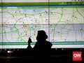 FOTO: Hiruk Pikuk Kantor Ambulans Darurat kala Covid Melonjak