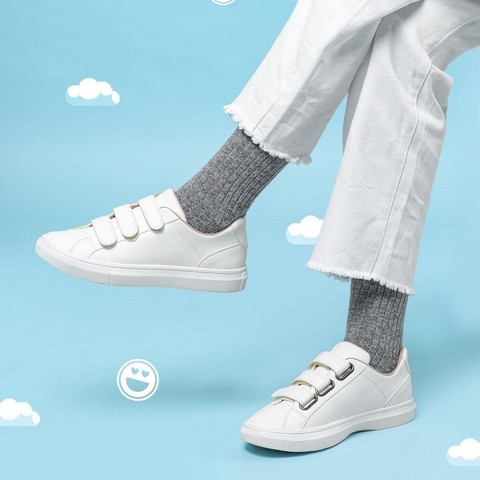 Sneaker putih lokal sale