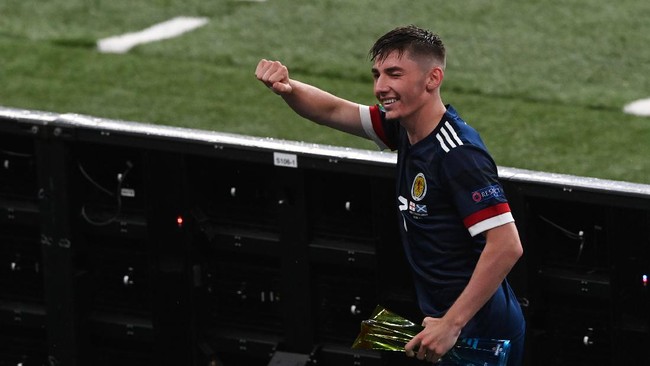 Euro 2020 (Euro 2021) digelar di bawah ancaman Covid-19. Berikut 9 pemain yang positif Covid-19 sebelum dan saat Euro 2020 berlangsung.