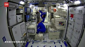 VIDEO: Astronaut China Pasang Wi-Fi di Stasiun Luar Angkasa