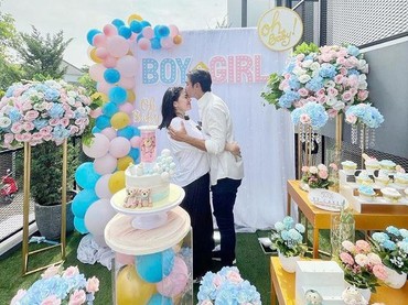 img-title Intip Keseruan Acara Gender Reveal Calon Anak Felicya Angelista & Hito