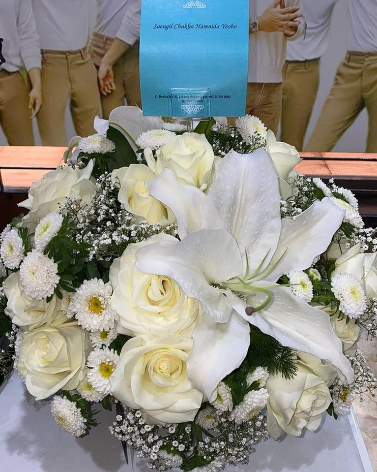 Bertema EXO, Intip Perayaan Ulang Tahun Dian Ayu Lestari yang ke 35 Dian Ayu Lestari mendapat kejutan ulang tahun yang ke 35 bertema EXO dari Omesh, sang suami. Yuk kita intip!
