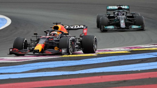 Max Verstappen meraih kemenangan dramatis di F1 GP Prancis setelah menyusul Lewis Hamilton di lap-lap terakhir.