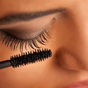 4 Rekomendasi Maskara Lokal Anti Clumpy yang Bikin Penampilan On Point Seharian