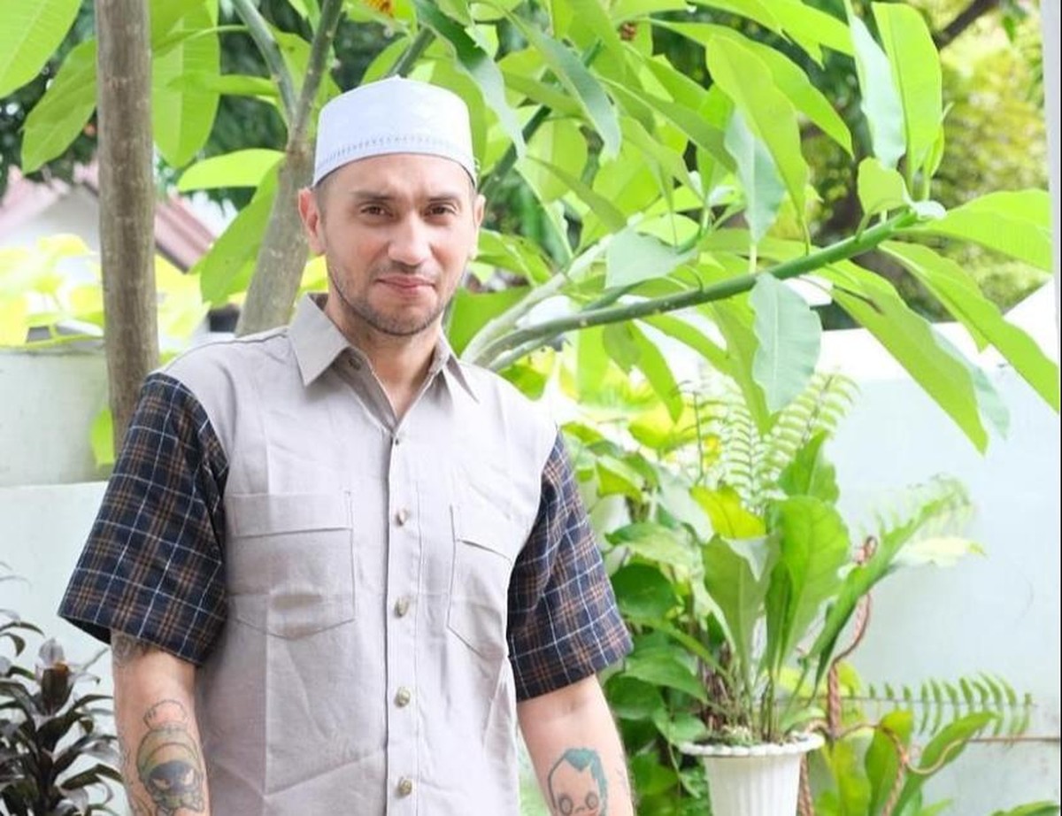 Aktor Gary Iskak terbaring di rumah sakit dan divonis mengidap kanker hati&period; Yuk kita lihat penampilannya sebelum idap kanker hati&excl;