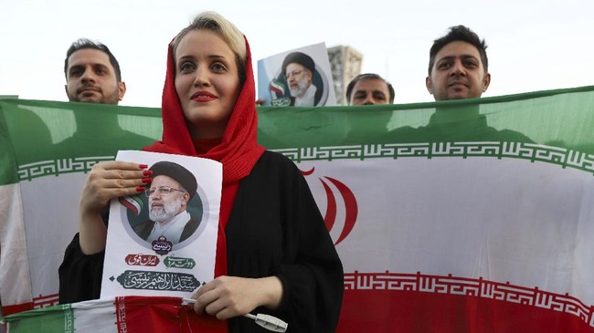FOTO: Perayaan Kemenangan Ebrahim Raisi jadi Presiden Iran