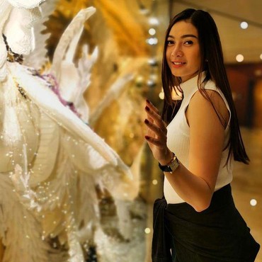 Potret Mantan Tunangan Rezky Aditya, Razer Patricia yang Tengah Disorot