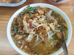 3 Resep Soto Ayam Kuah Kaldu Bening yang Gurih Menyegarkan