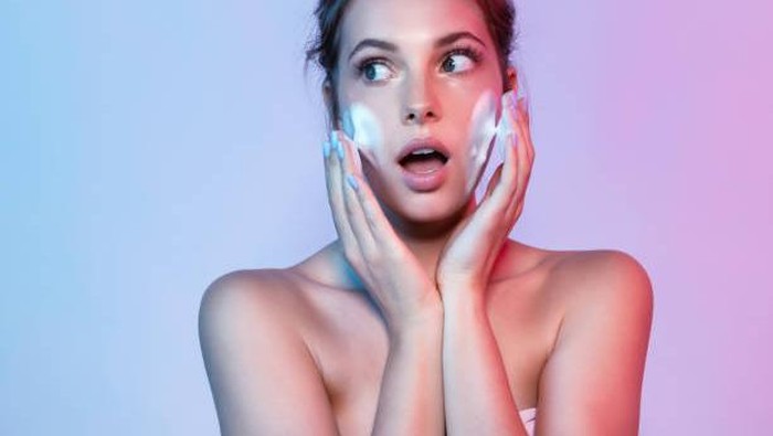 Rekomendasi Cleanser Murah Meriah untuk Membersihkan Komedo Membandel
