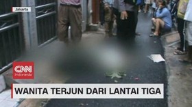 VIDEO: Wanita Terjun dari Lantai Tiga